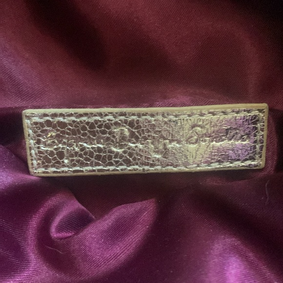 NWOT- vegan leather, gold purse or fanny pack-  brand new condition! - Picture 5 of 8